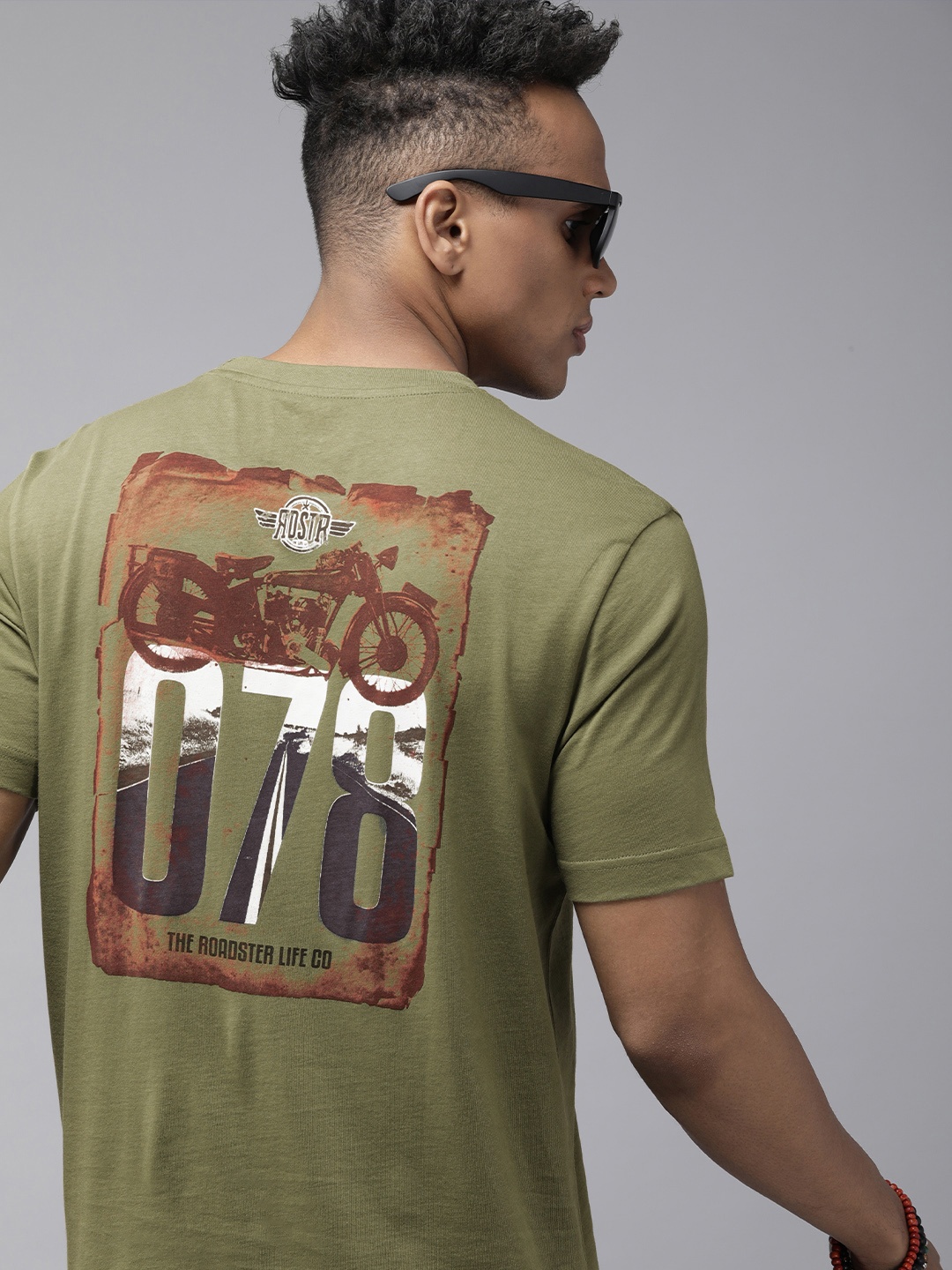 

Roadster Men Olive Green Typography Printed Pure Cotton T-shirt