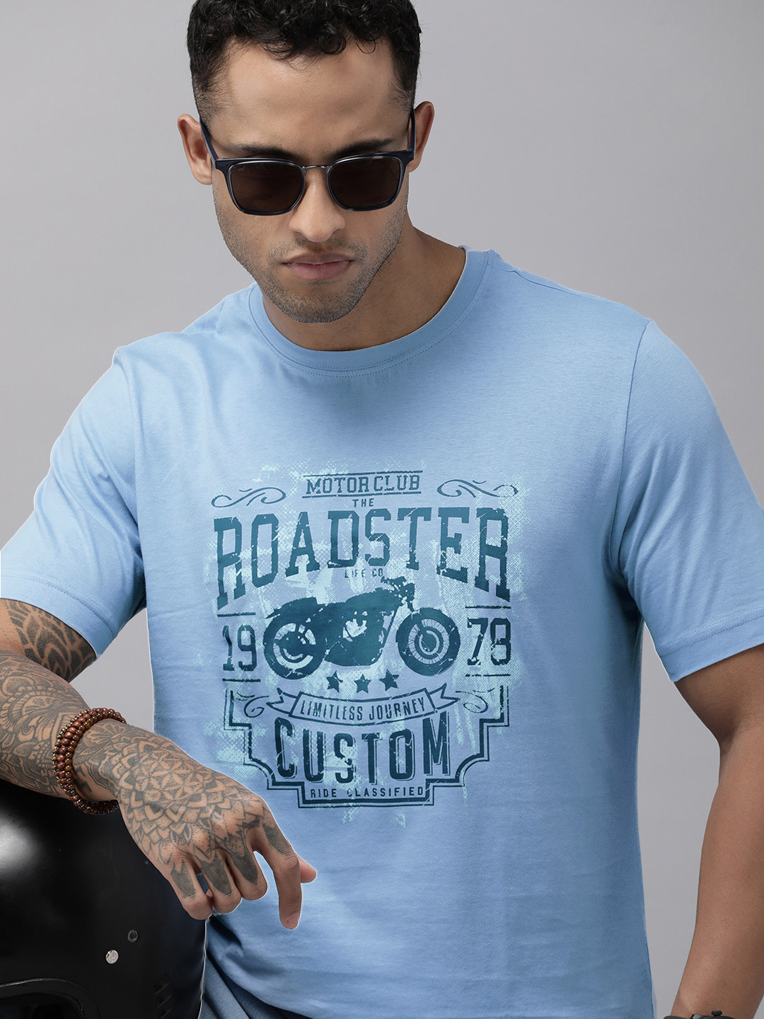 

Roadster Men Blue Printed Pure Cotton T-shirt