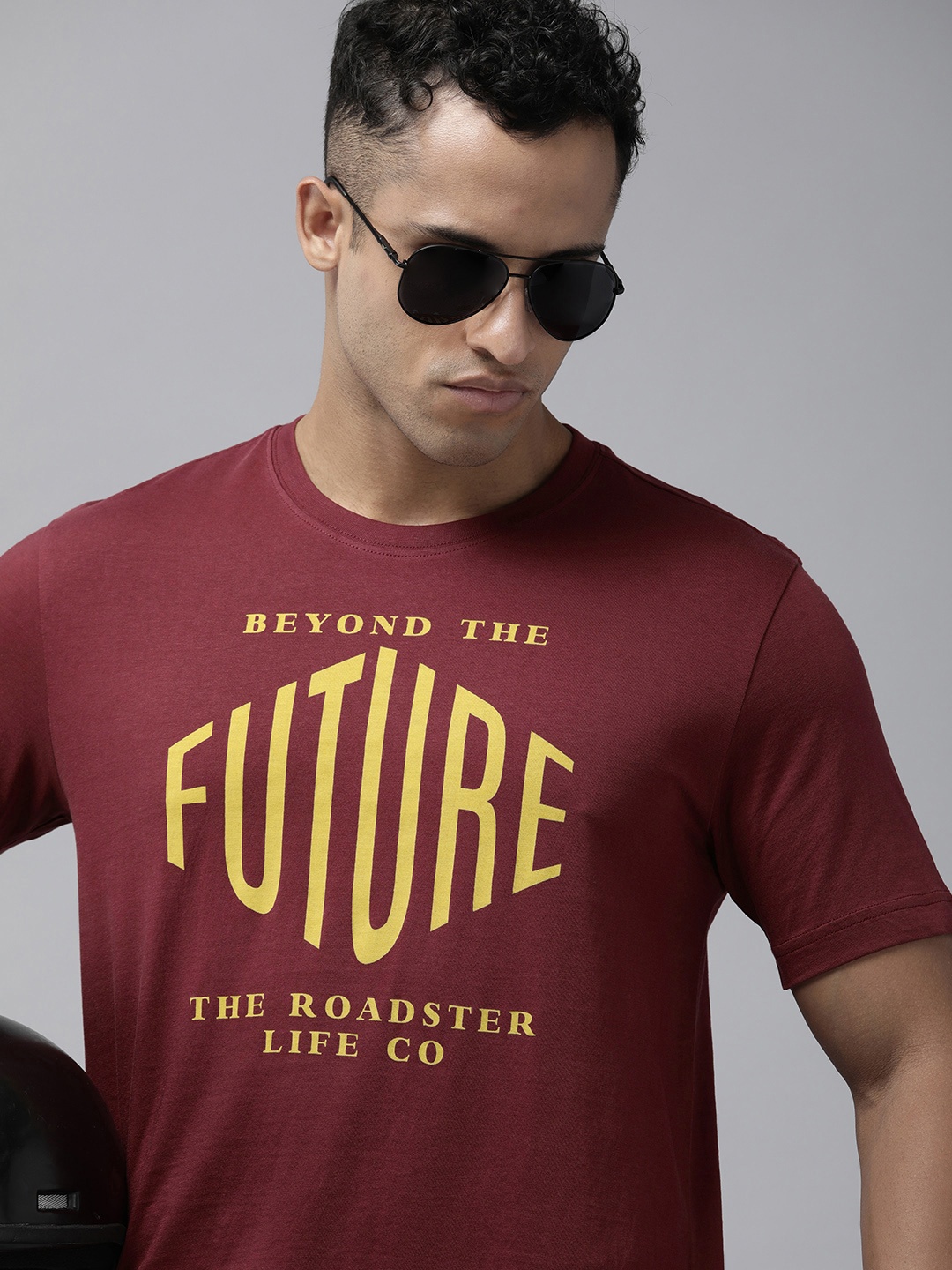 

Roadster Men Burgundy & Yellow Typography Printed Pure Cotton T-shirt