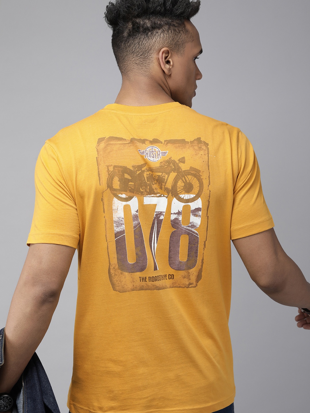 

Roadster Men Yellow Typography Printed Pure Cotton T-shirt