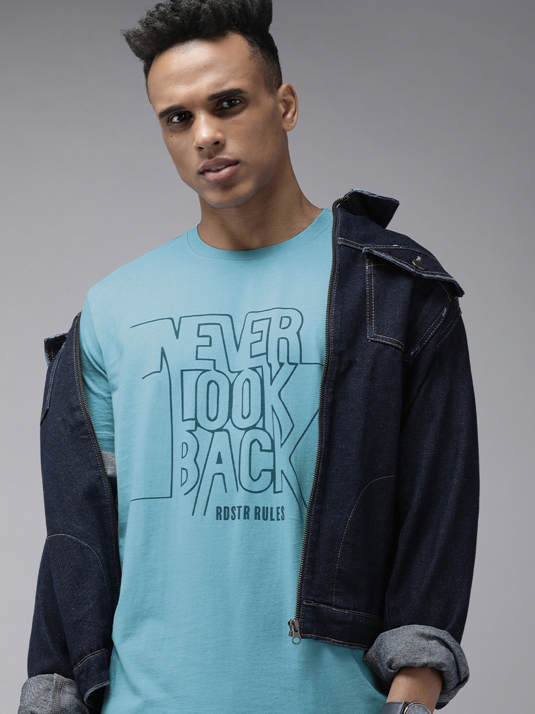 

Roadster Men Blue Typography Printed Pure Cotton T-shirt