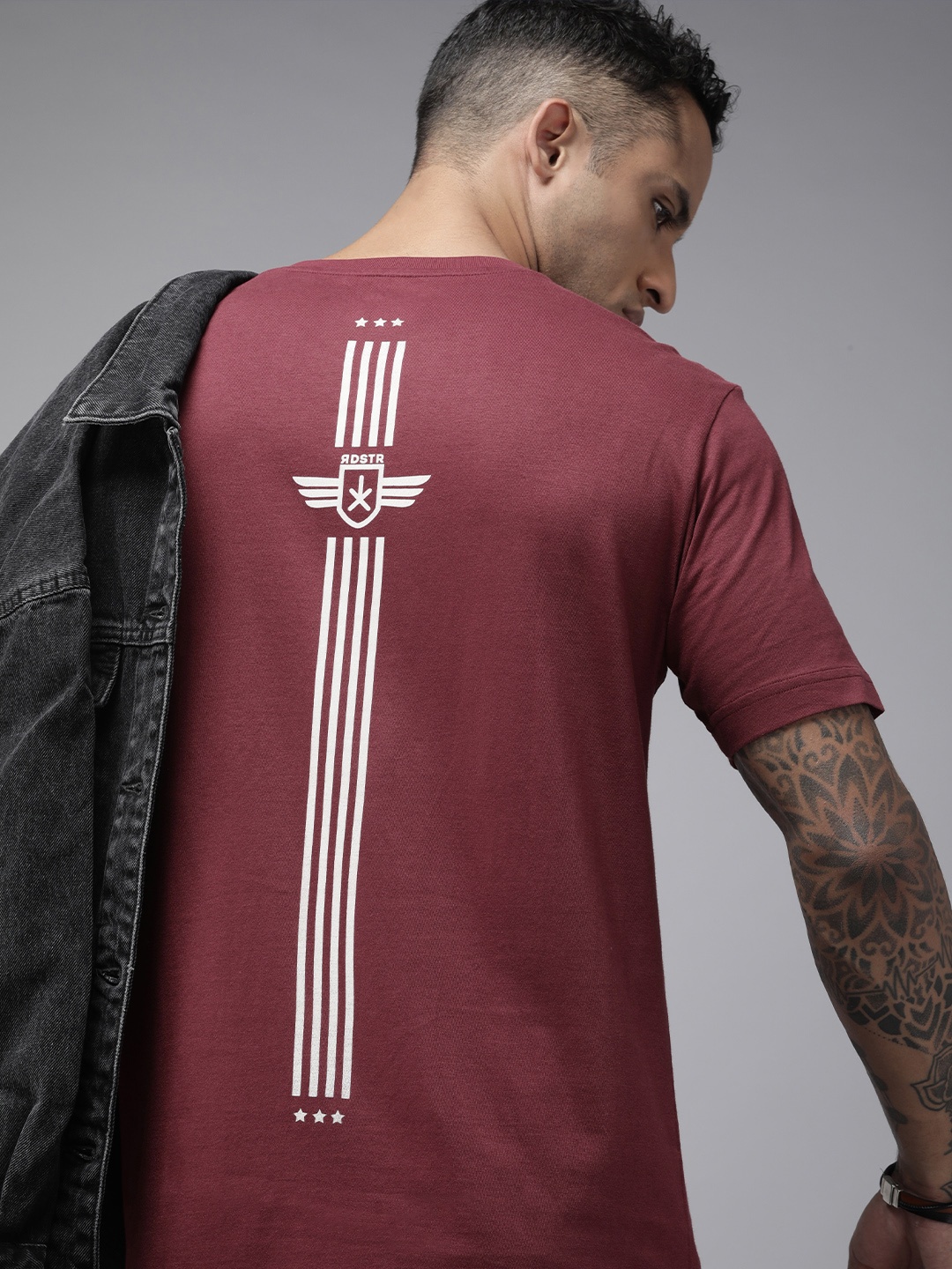 

Roadster Men Maroon Typography Printed V-Neck Pure Cotton T-shirt