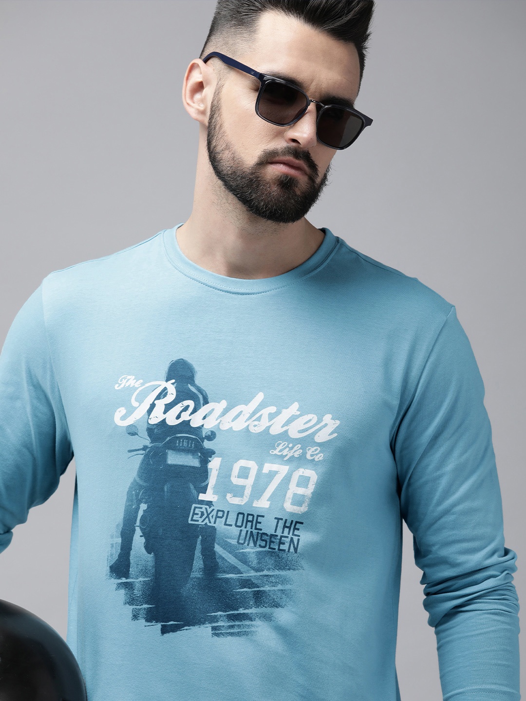 

Roadster Men Blue & White Typography Printed Pure Cotton T-shirt