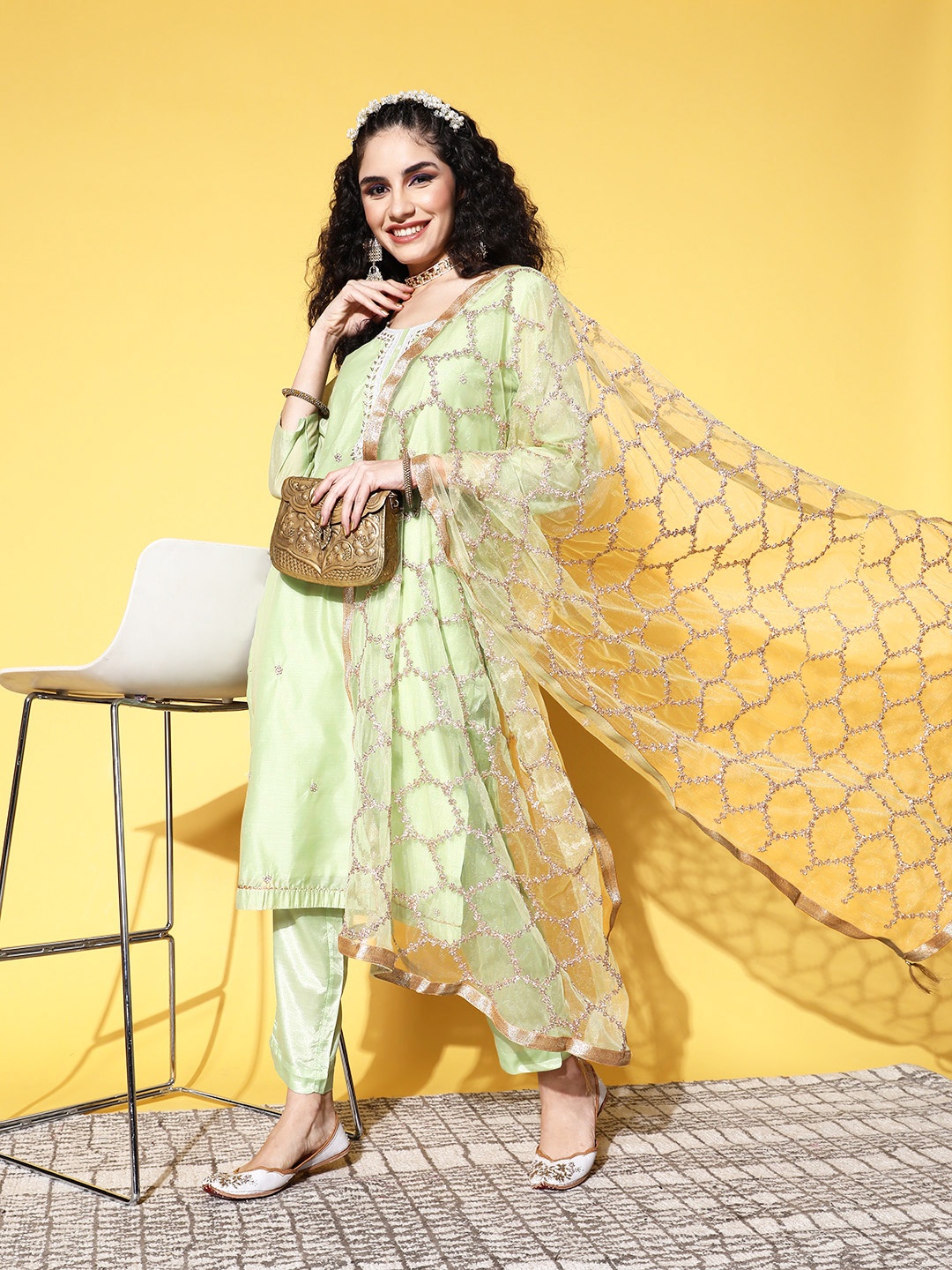 

Sunehri Floral Kurta with Trouser & Dupatta, Na