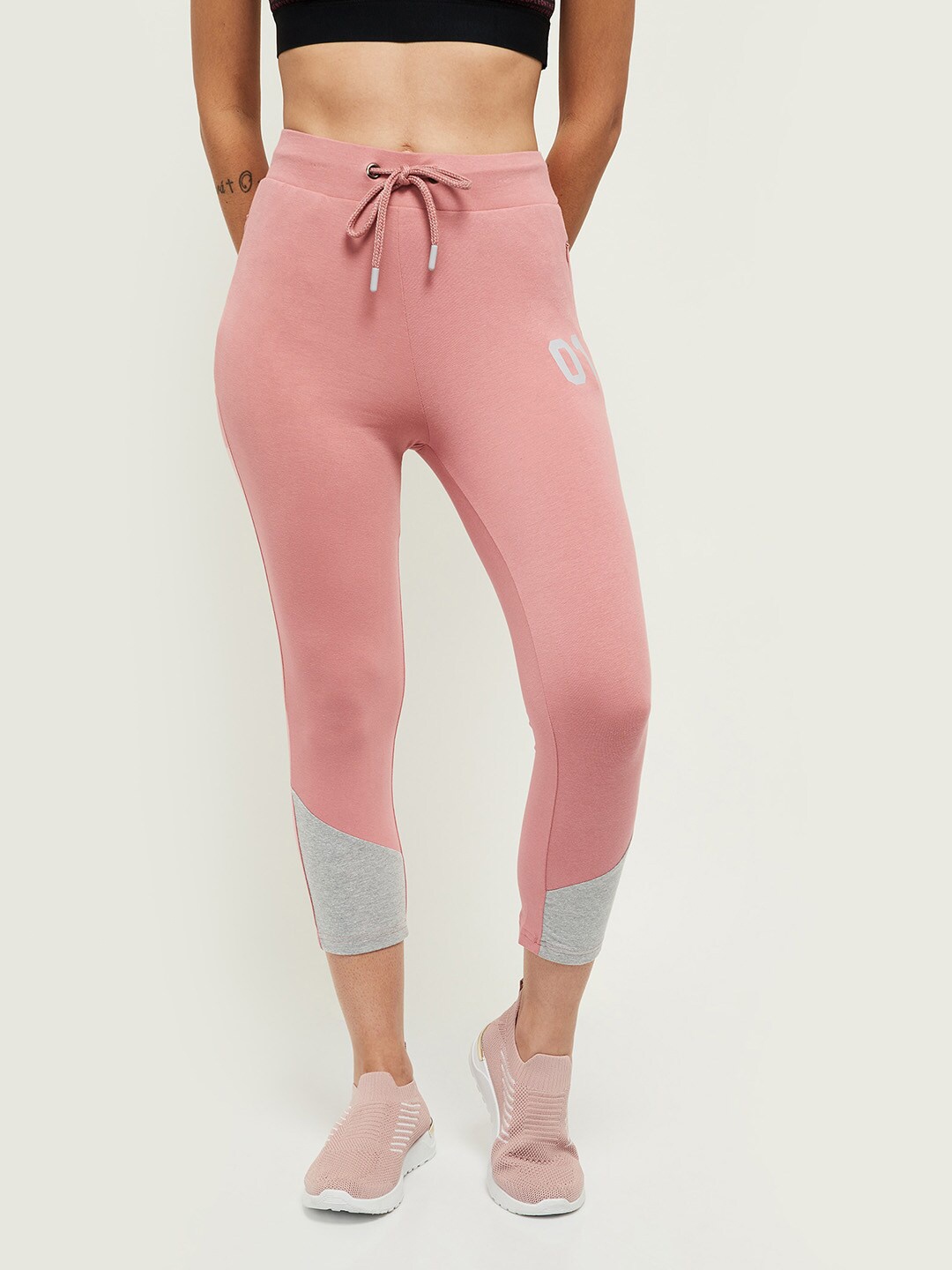 

max Women Drawstring Solid Capris, Pink