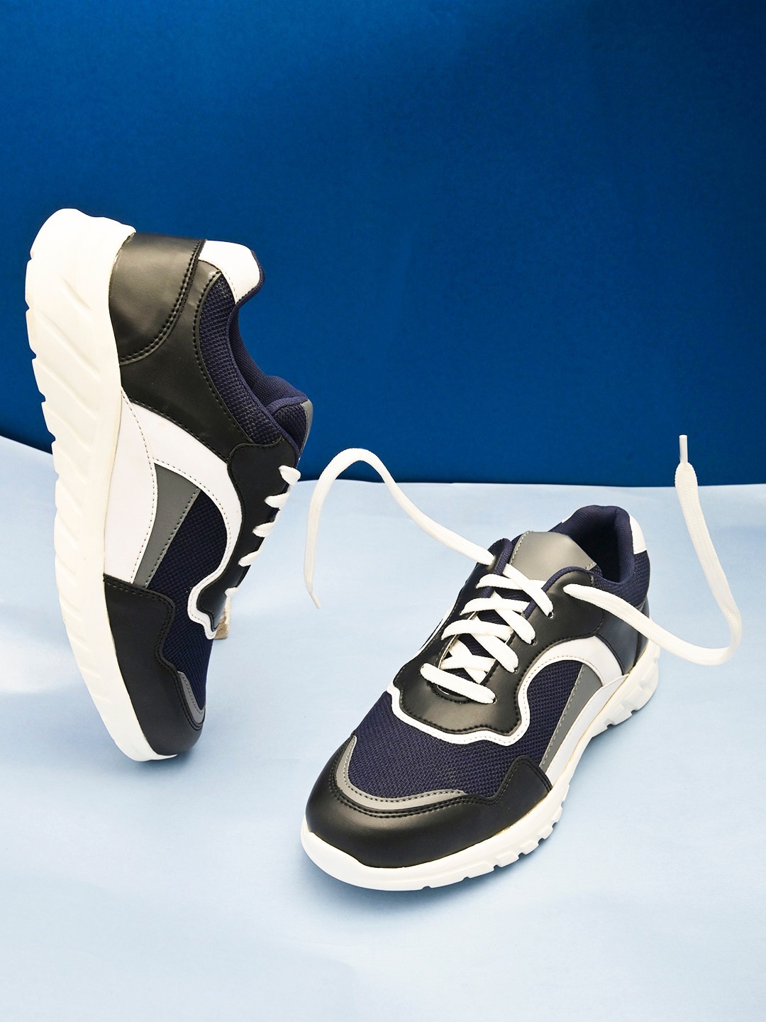 

Roadster Men Colourblocked Sneakers, Blue