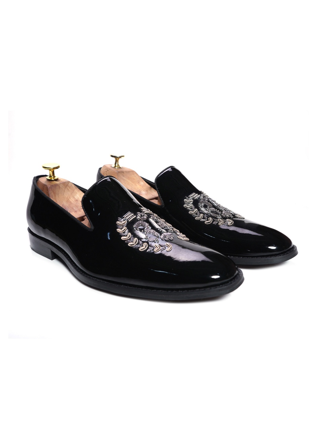

GRIFFIN Men Woven Design Loafers, Black