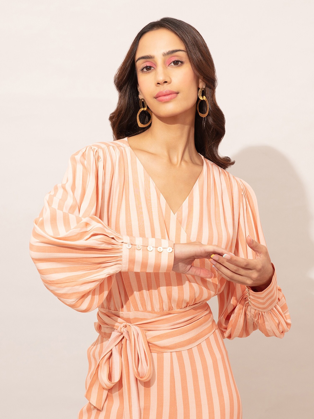 

20Dresses Coral Striped V Neck Crop Top