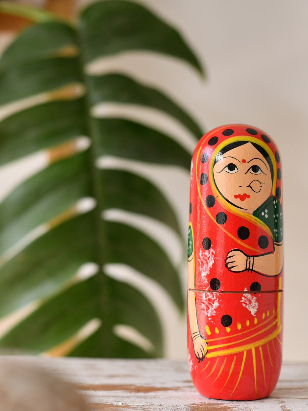 

Fashion Bizz Set Of 5 Red Printed Wooden Doll Figurine Showpiece