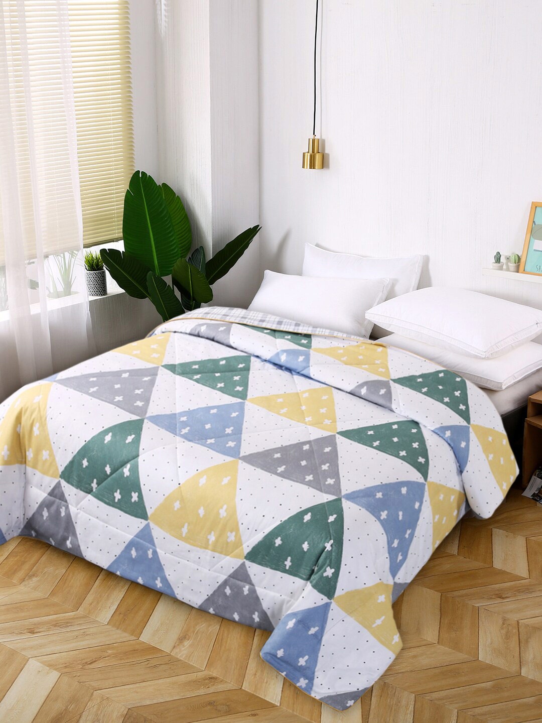 

URBAN DREAM Geometric AC Room 120 GSM Double Bed Comforter, White