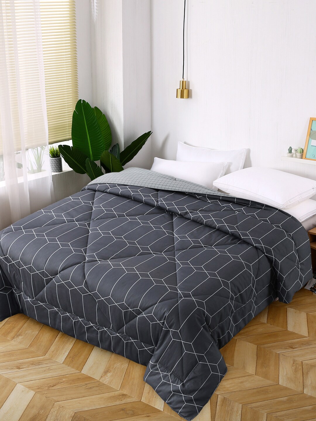 

URBAN DREAM Geometric AC Room 120 GSM Cotton Double Bed Comforter, Black