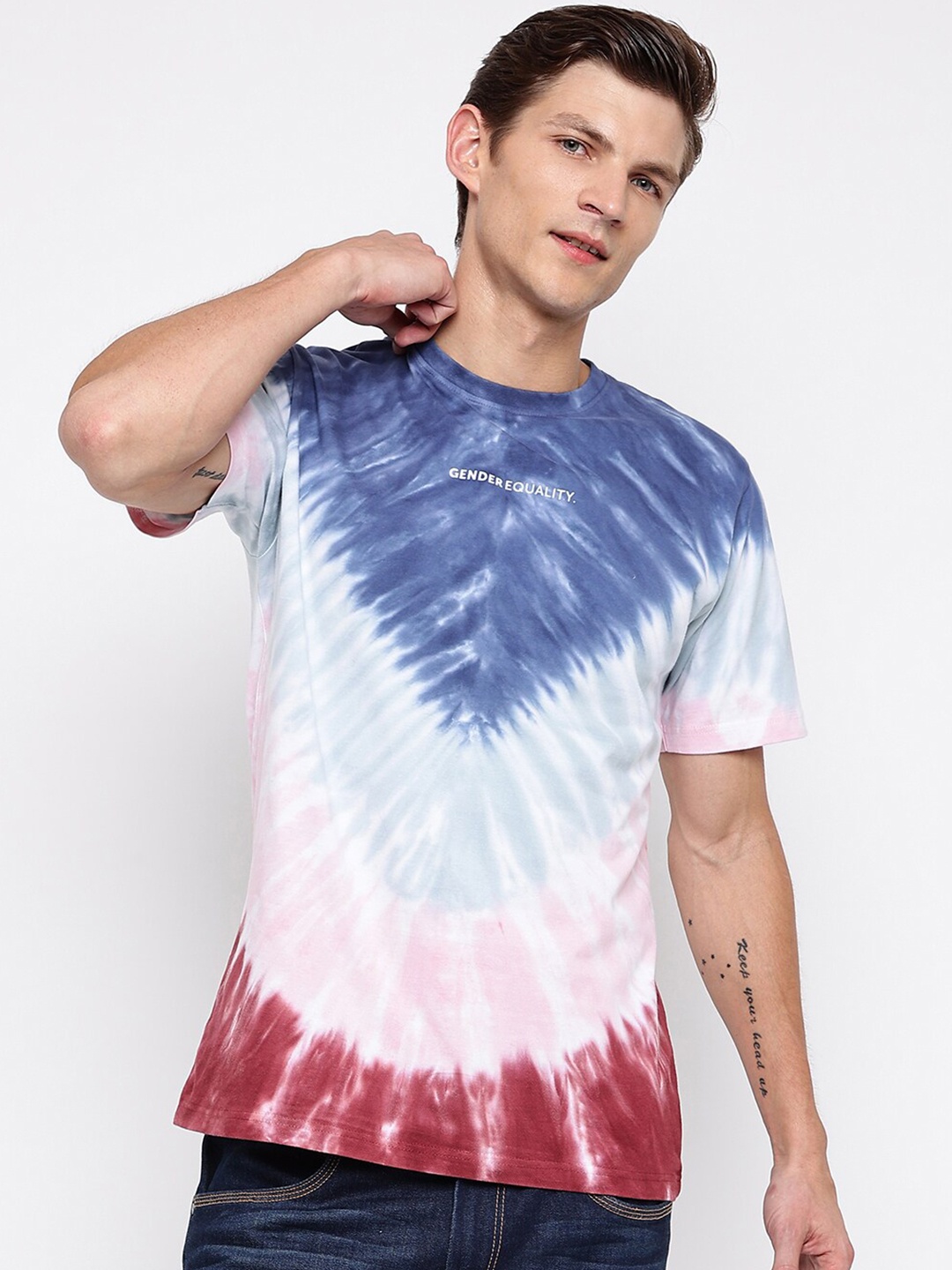 

Belliskey Men Blue & Pink Tie and Dye Cotton T-shirt