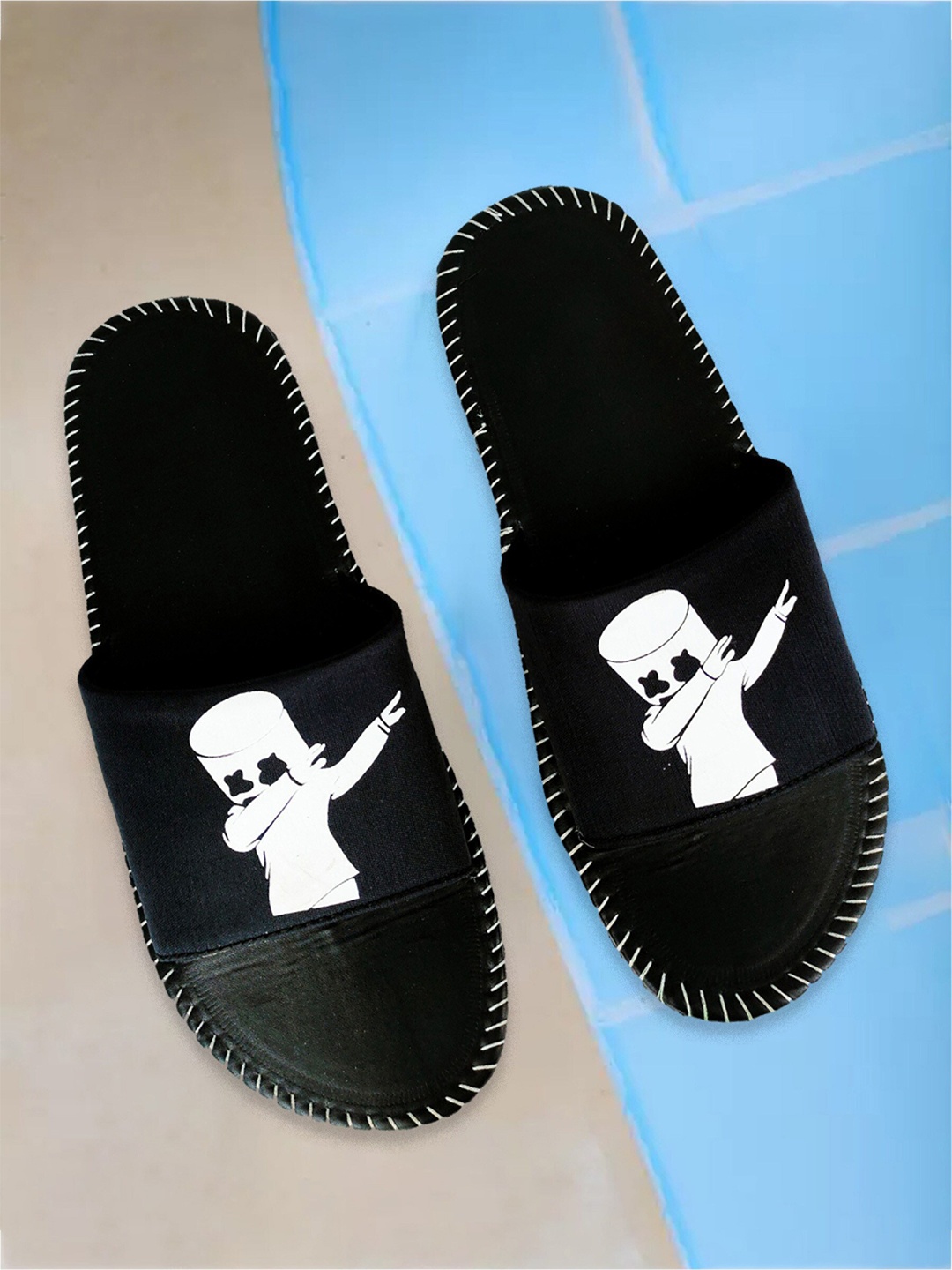 

Pampy Angel Men Printed Rubber Sliders, Black