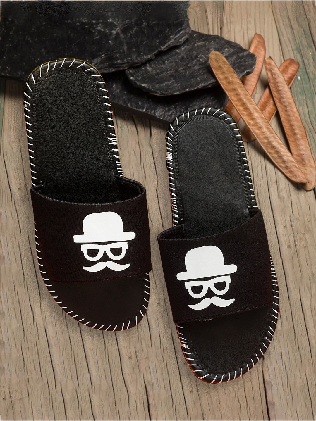 

Pampy Angel Men Printed Rubber Sliders, Black