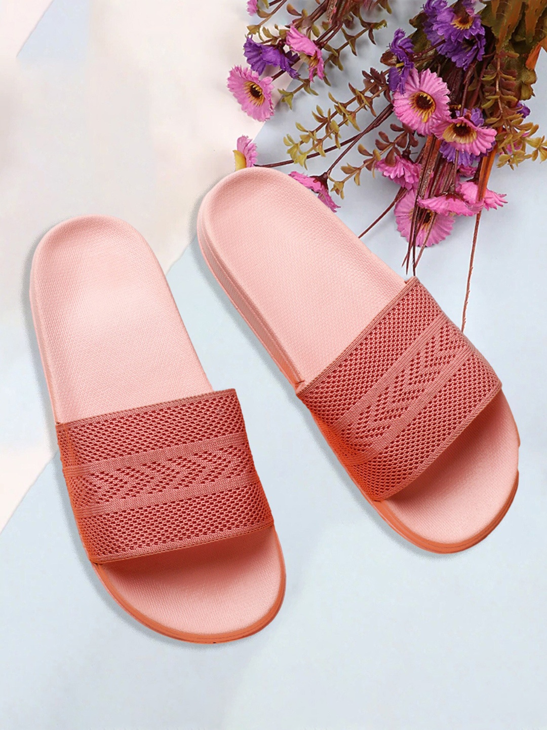 

Pampy Angel Women Printed Rubber Sliders, Pink