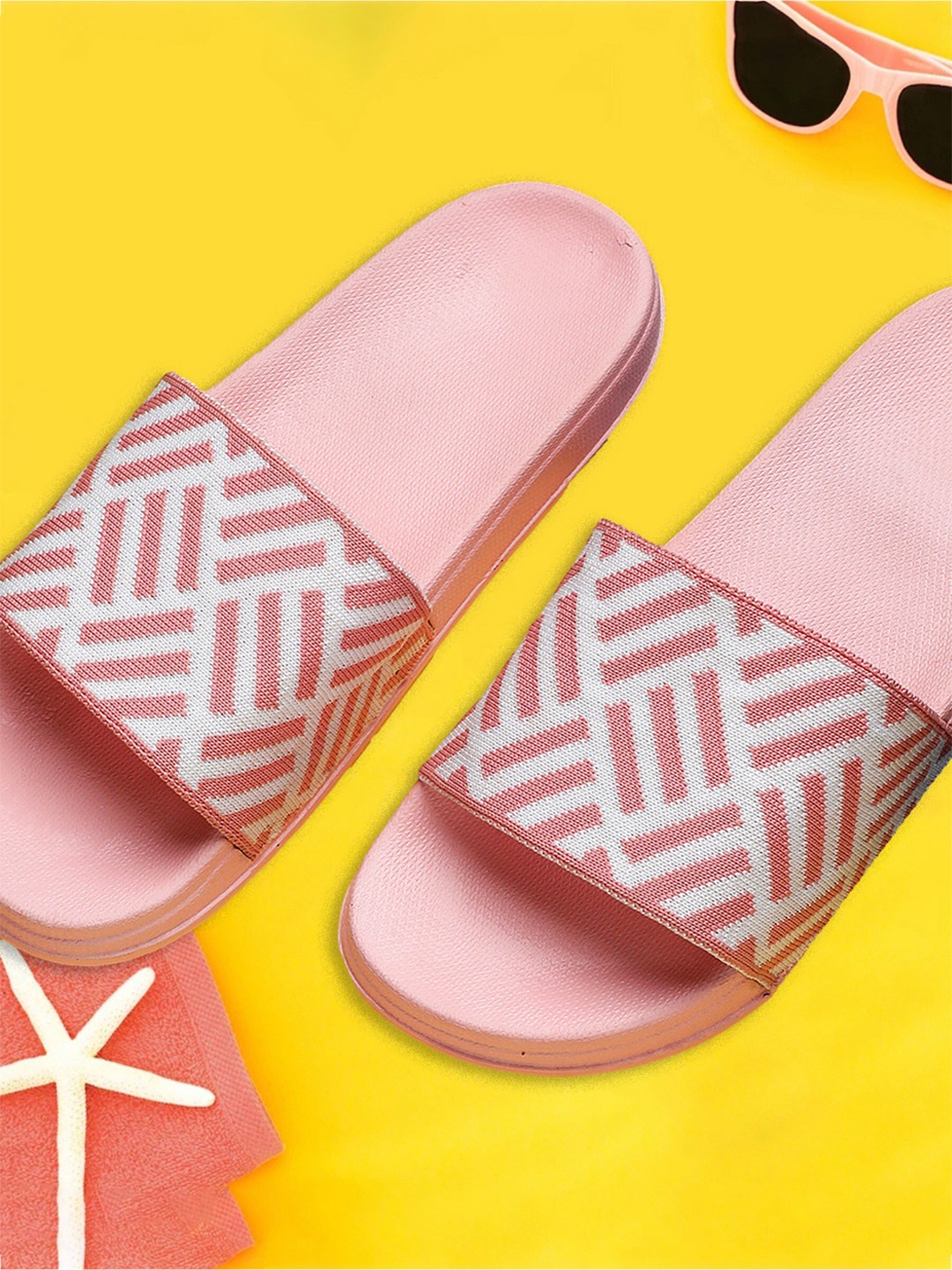 

Pampy Angel Women Printed Rubber Sliders, Pink