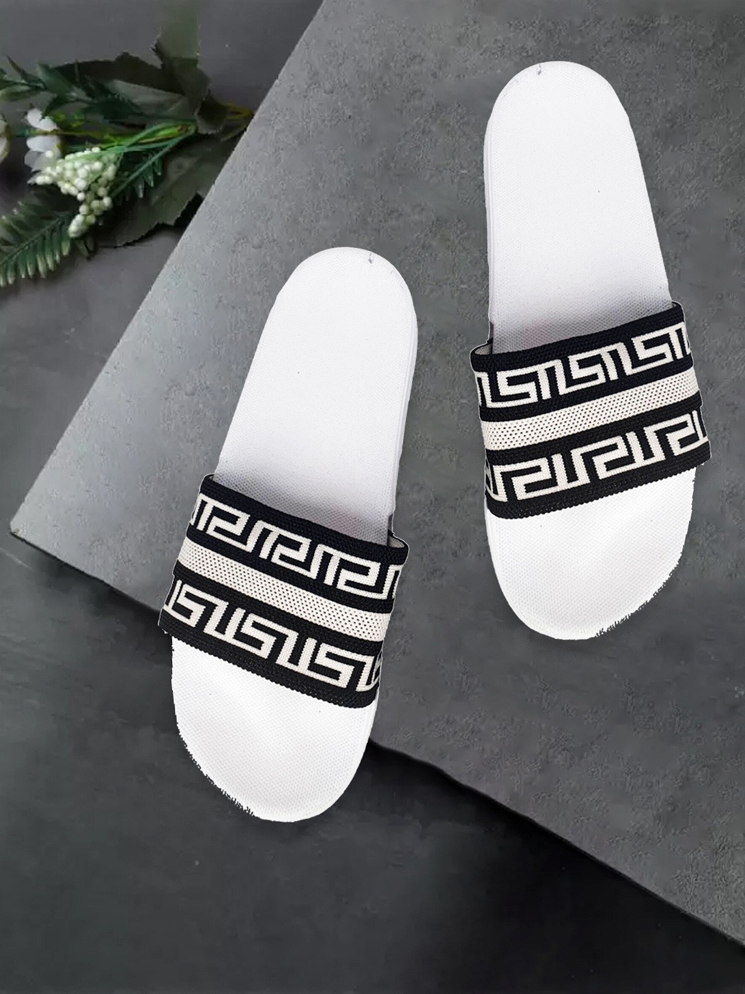 

Pampy Angel Men Printed Rubber Sliders, White