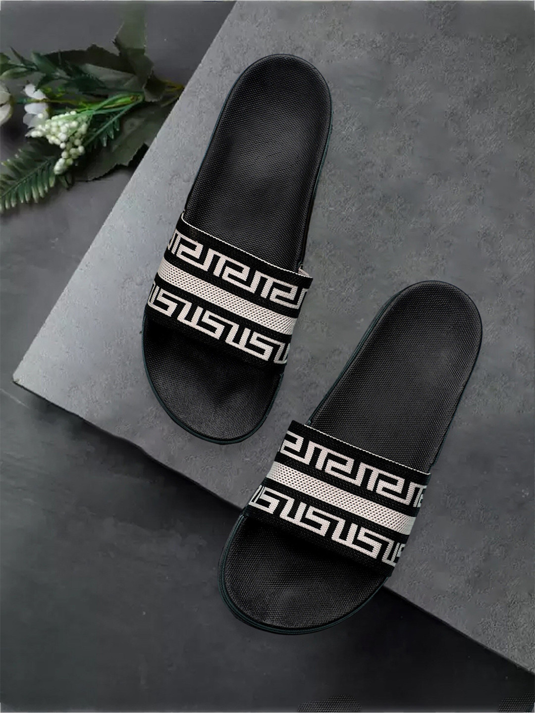 

Pampy Angel Men Printed Rubber Sliders, Black