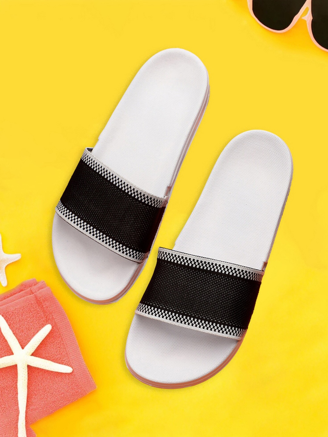 

Pampy Angel Men Rubber Sliders, White