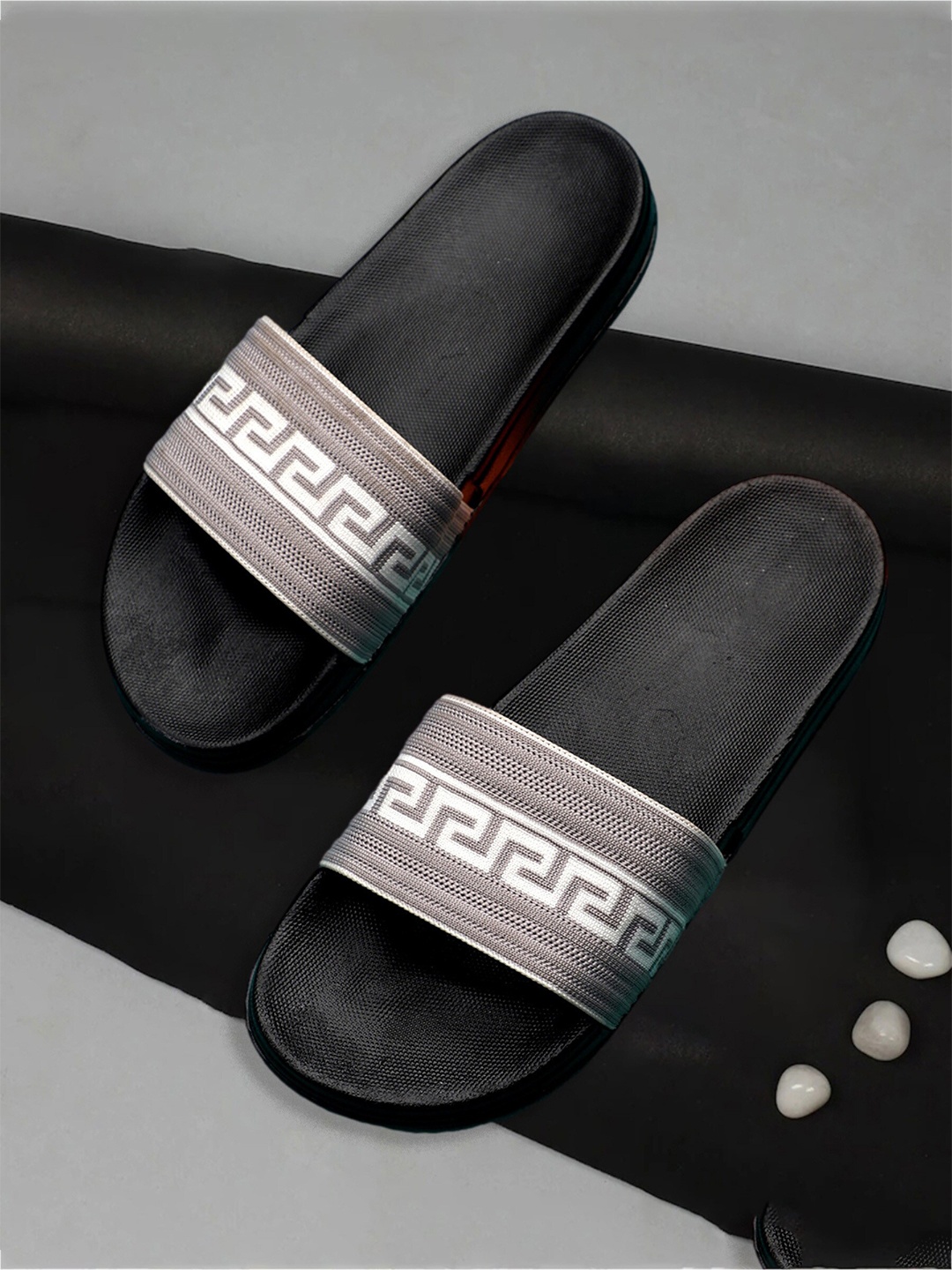 

Pampy Angel Men Printed Rubber Sliders, Grey