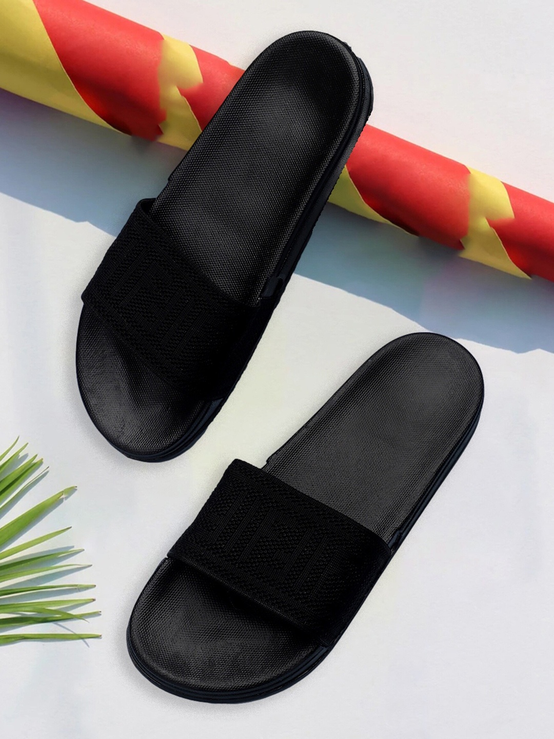 

Pampy Angel Men Rubber Sliders, Black