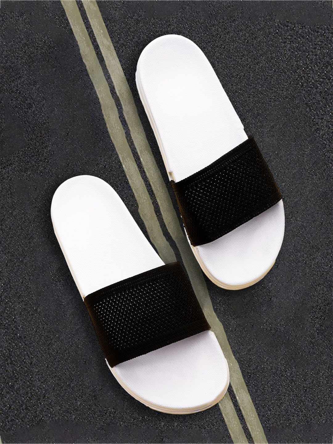 

Pampy Angel Men Rubber Sliders, White