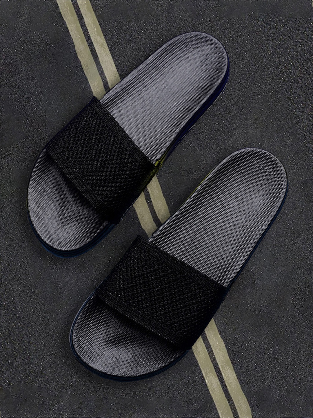 

Pampy Angel Men Rubber Sliders, Black