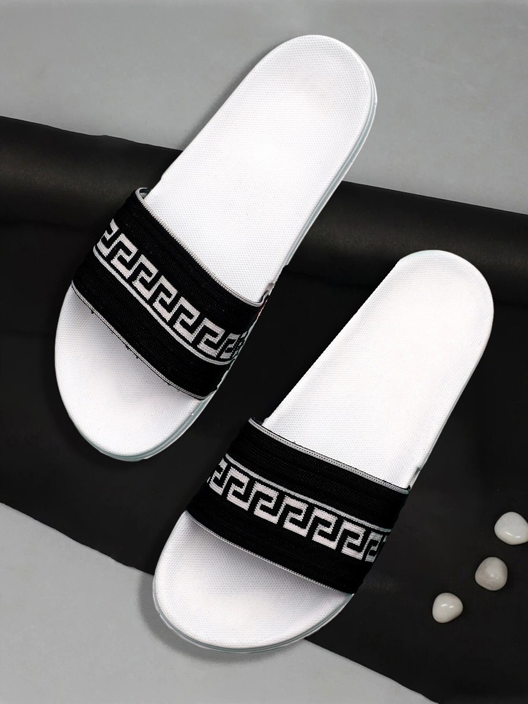 

Pampy Angel Men Printed Rubber Sliders, White