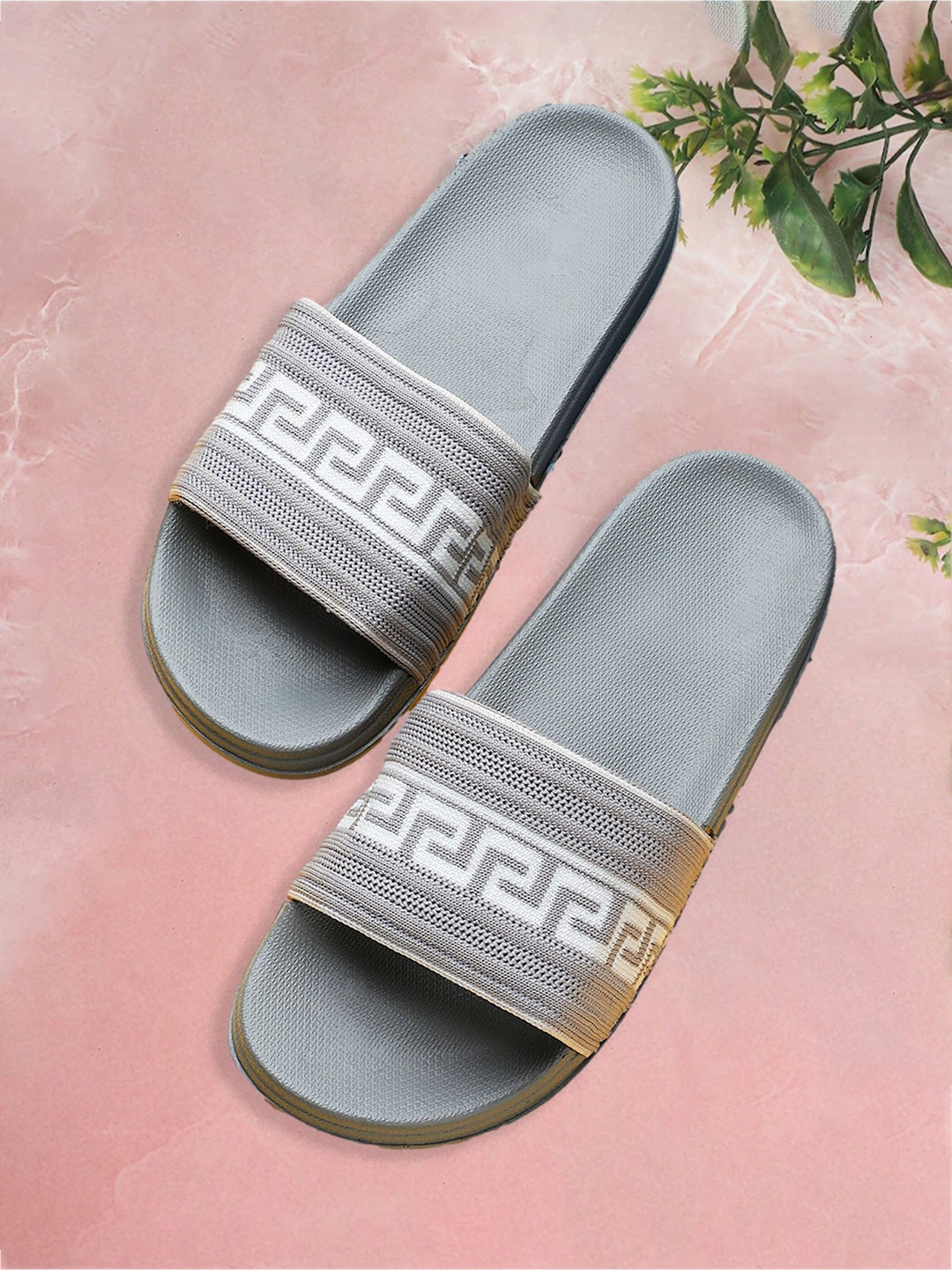 

Pampy Angel Women Printed Rubber Sliders, Grey