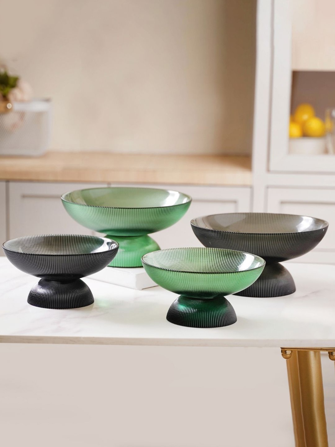 

Nestasia Green Textured Small Glass Fruit Serving Bowl 600 ml