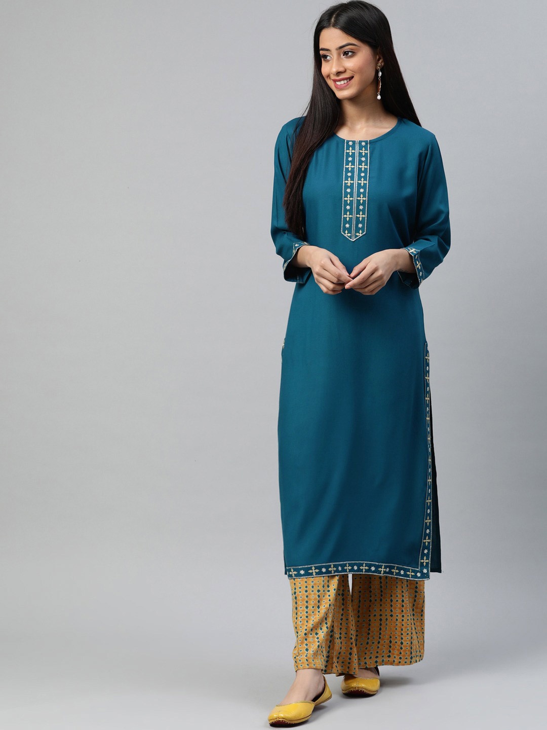 

aayusika Women Blue Kurta with Palazzos
