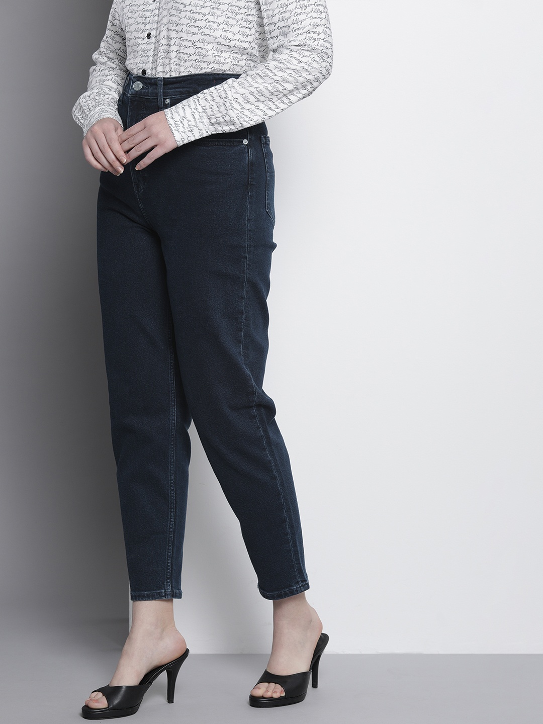 

Tommy Hilfiger Women Blue Tapered Fit Stretchable Jeans