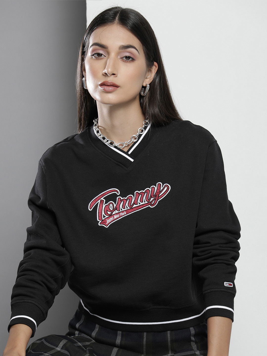 

Tommy Hilfiger Women Black Brand Logo Embroidered Pure Organic Cotton Sweatshirt