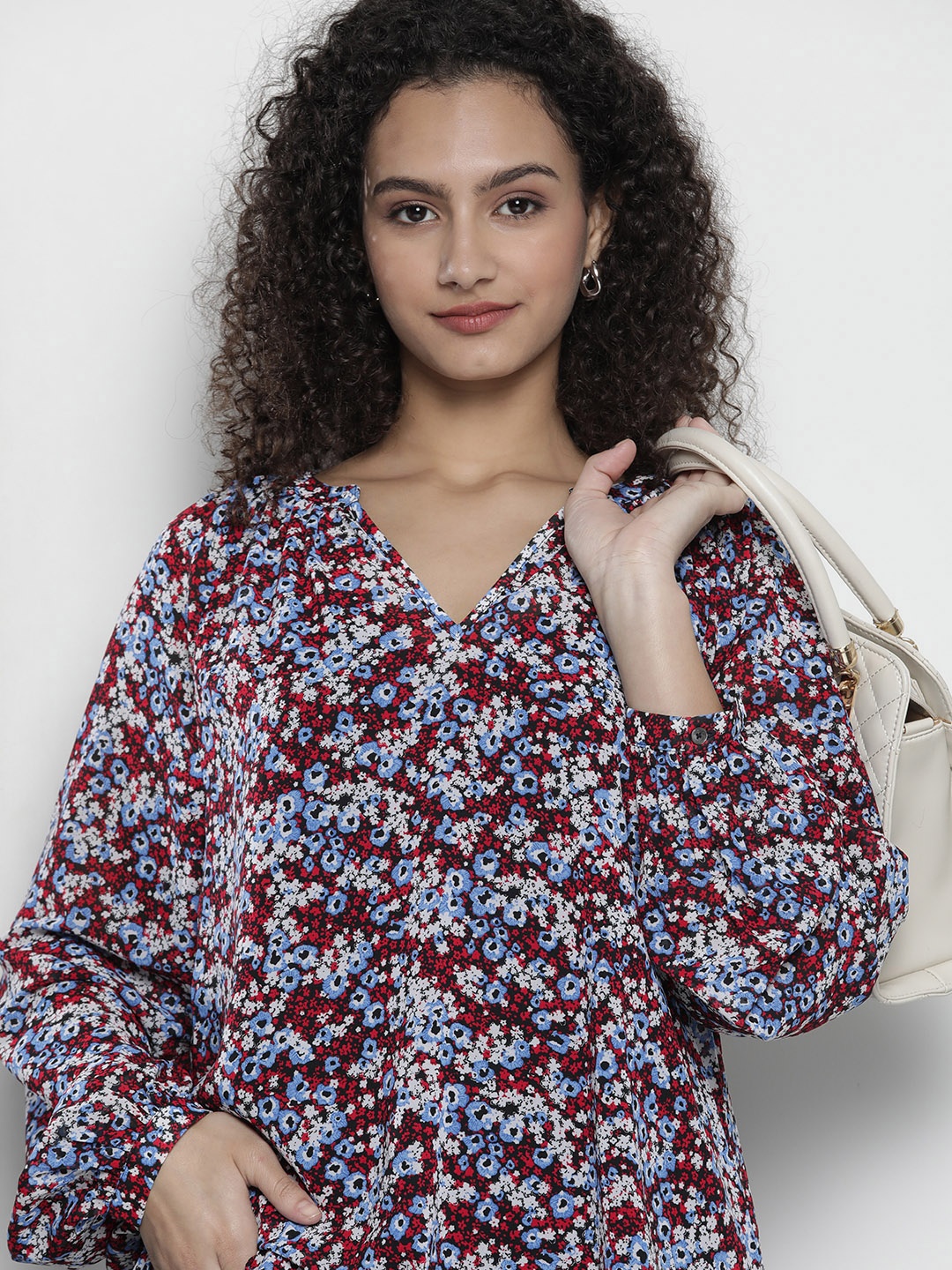 

Tommy Hilfiger Women Blue & Red Floral Print Bishop Sleeves Blouson Top