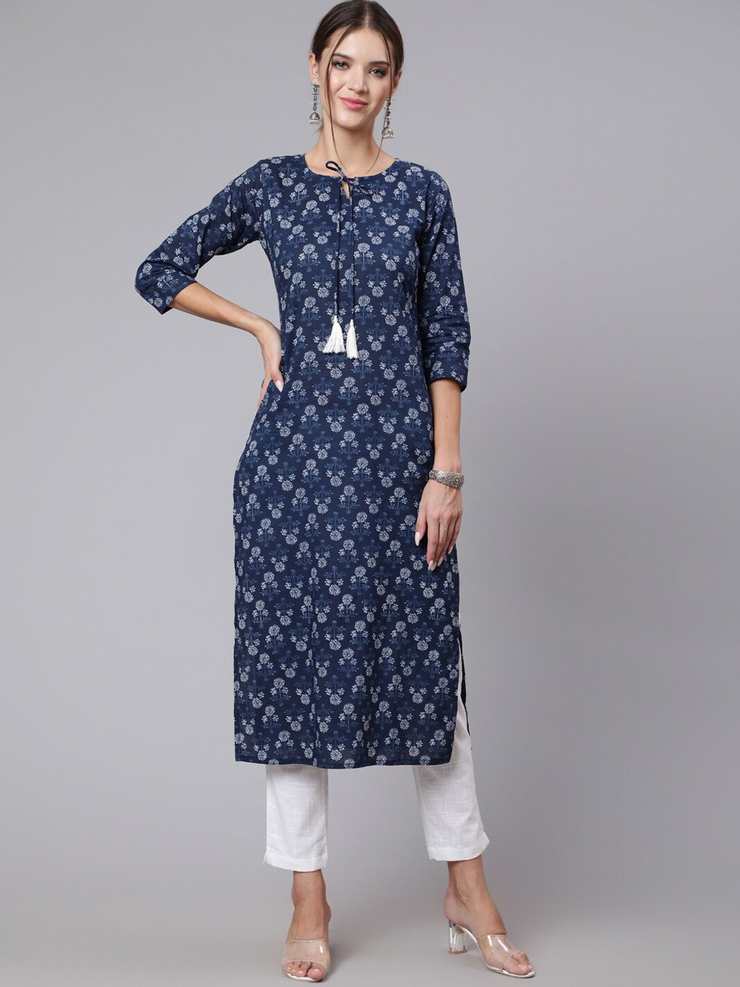 

Nayo Women Blue Floral Printed Cotton Straight Kurta