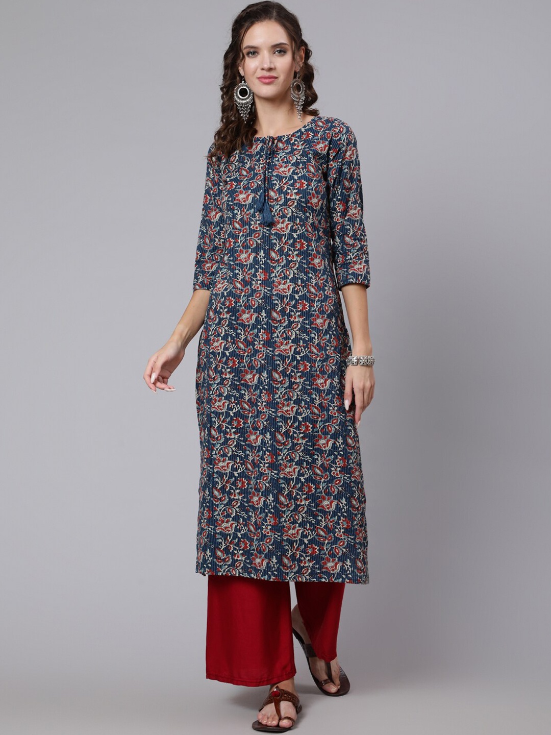 

Nayo Women Blue Floral Printed Keyhole Neck Thread Work Cotton Kurta