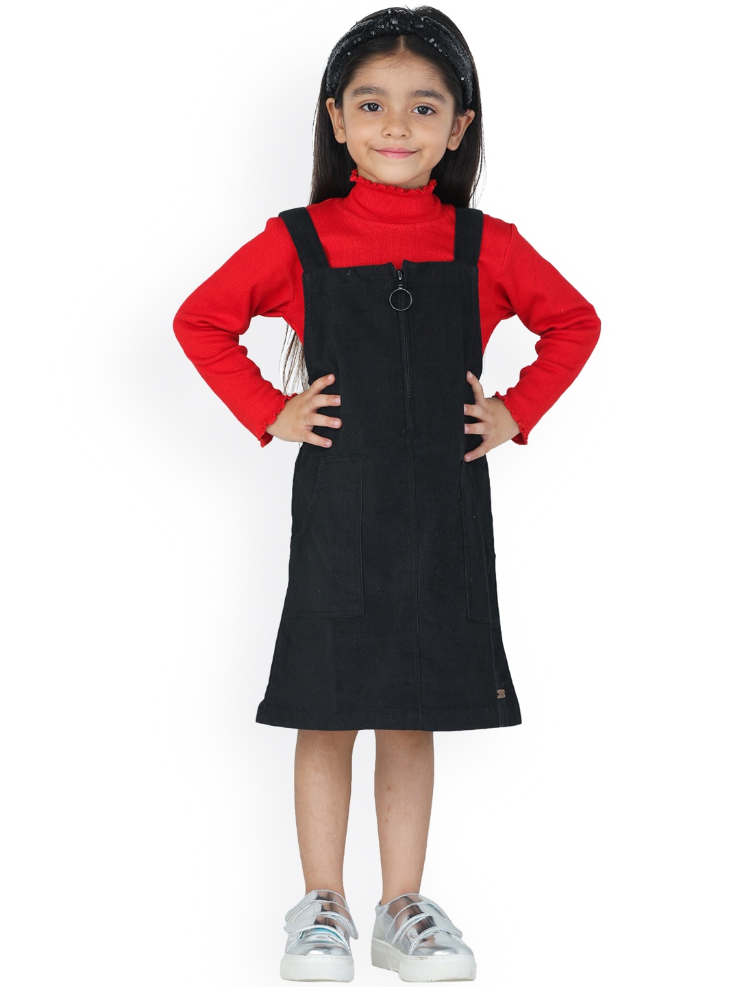 

toothless Girls Black Pinafore Dress