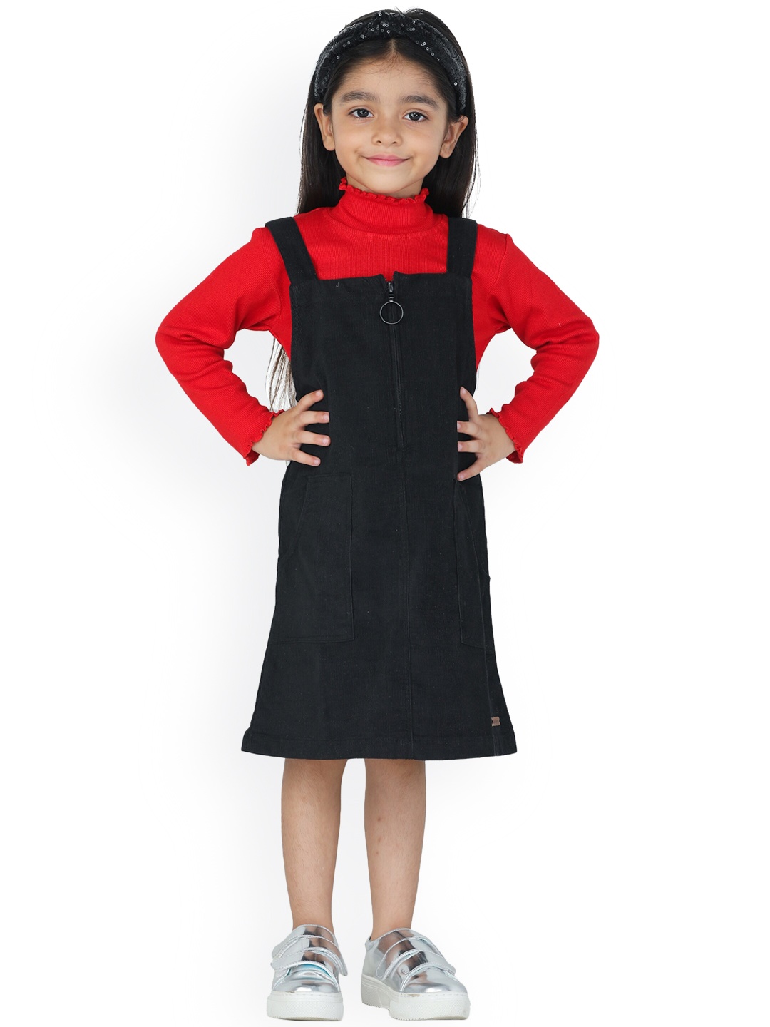 

toothless Girls Black Pinafore Dress