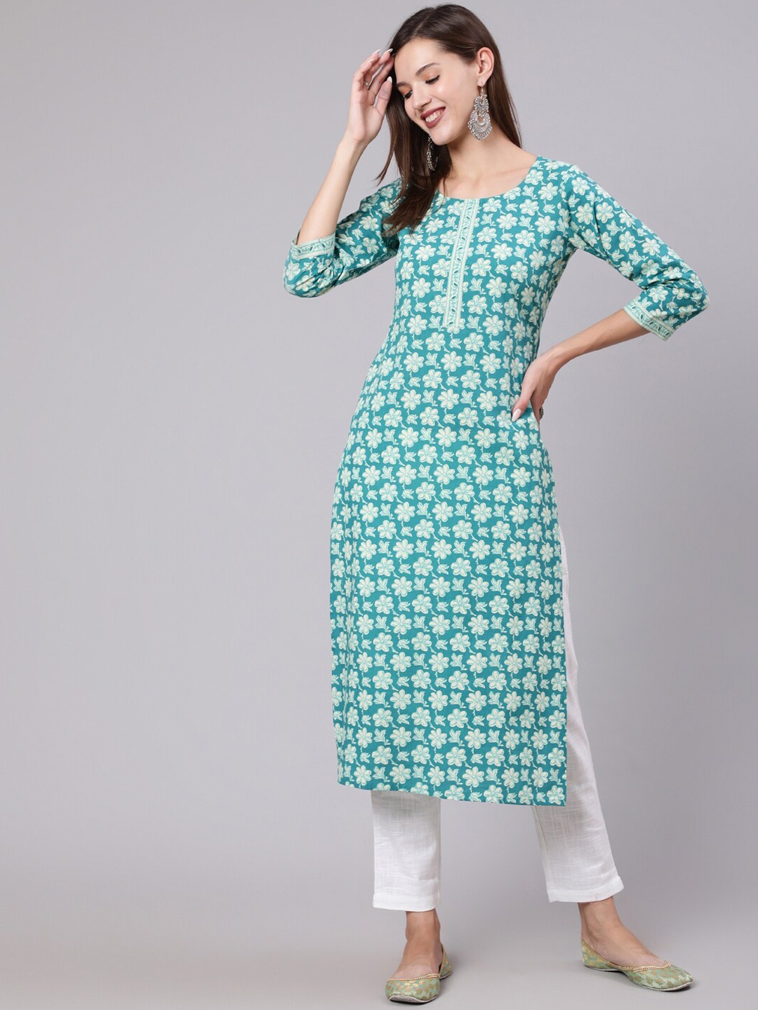 

AASI - HOUSE OF NAYO Women Blue Geometric Printed Keyhole Neck Flared Sleeves Thread Work Kurta