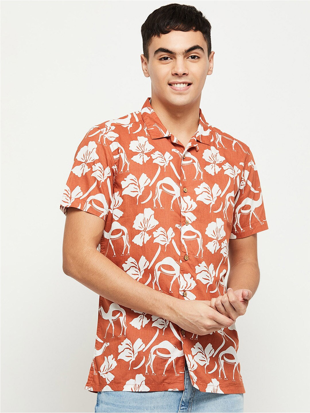 

max Men Pink Floral Printed Casual Shirt