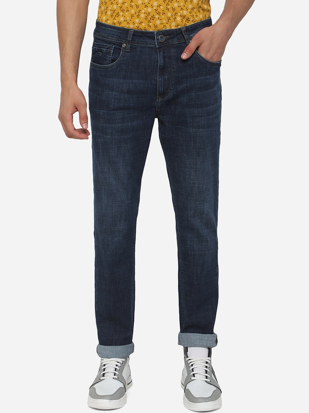 

JADE BLUE Men Blue Straight Fit Light Fade Jeans