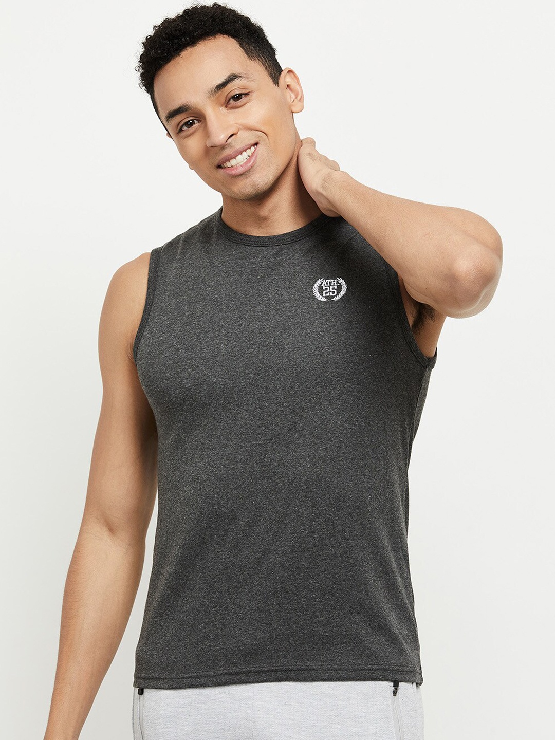 

max Men Charcoal Grey Solid Sleeveless Round -Neck Lounge Tshirts
