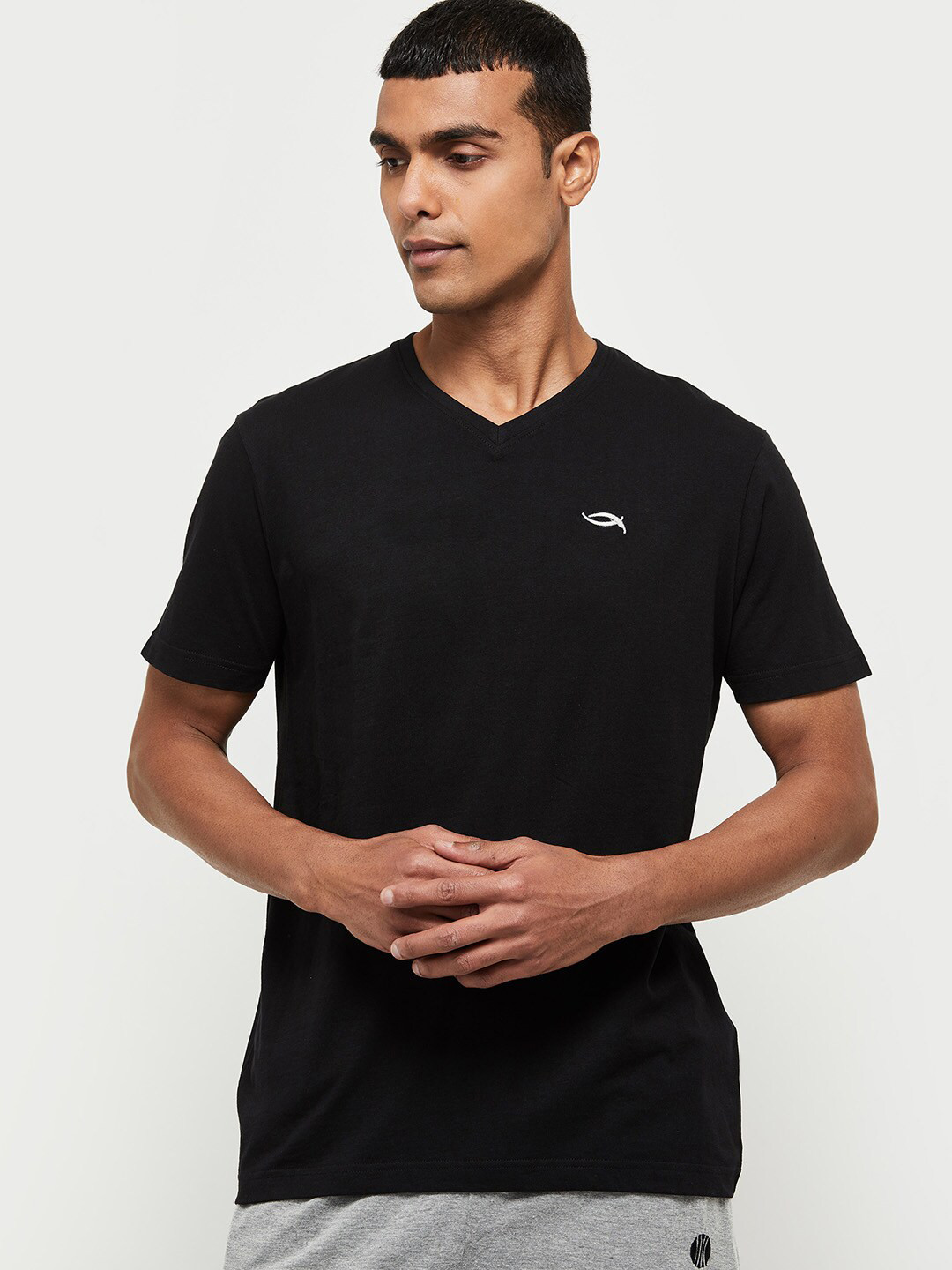 

max Men Black Solid Pure Cotton Lounge T-shirts