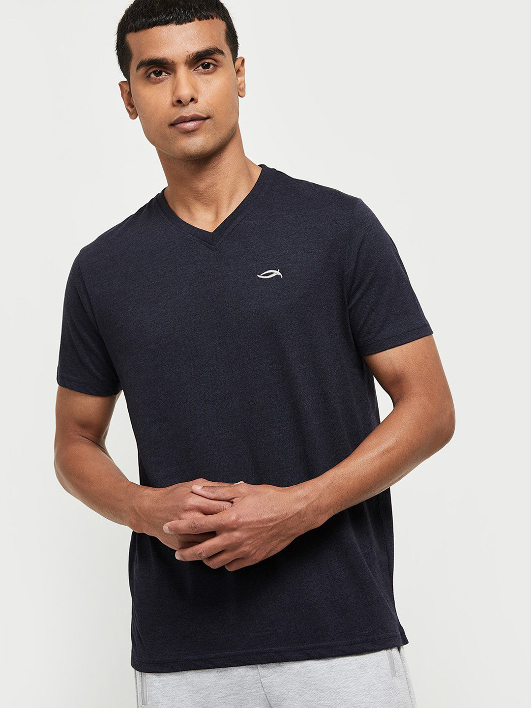 

max Men Blue Solid Pure Cotton Round -Neck Short Sleeves Lounge T-shirts, Navy blue