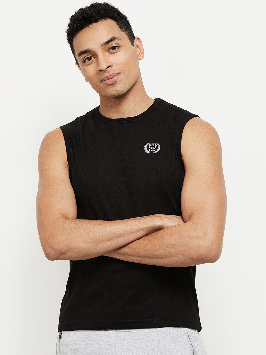 

max Men Black Solid Round -Neck Sleeveless Lounge Tshirts