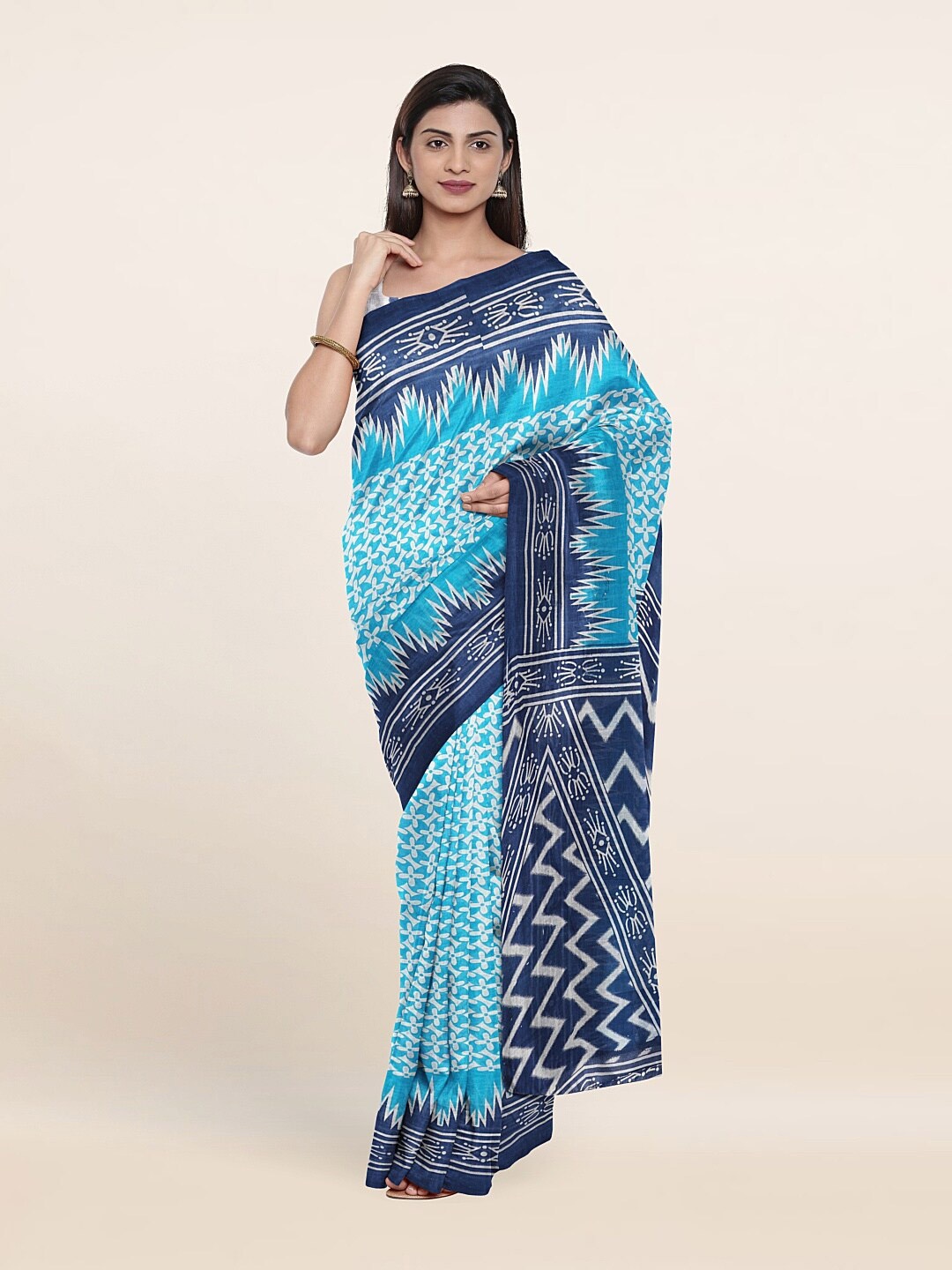 

Pothys Blue And White Geometric Print Pure Cotton Saree