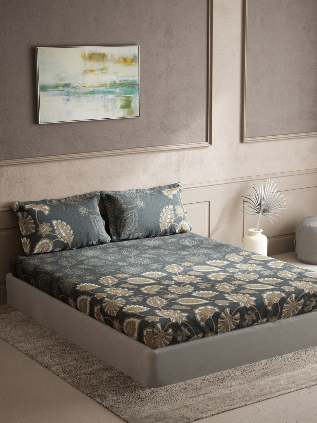 

DDecor Grey & Green Floral 144 TC Queen Bedsheet with 2 Pillow Covers