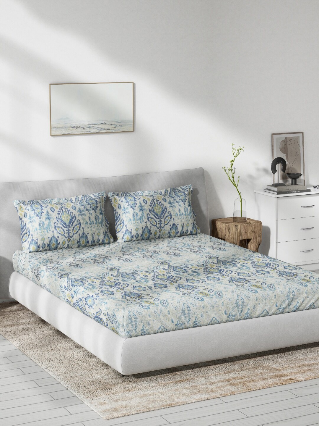 DDecor Off White & Blue Geometric 130 TC Queen Bedsheet with 2 Pillow Covers