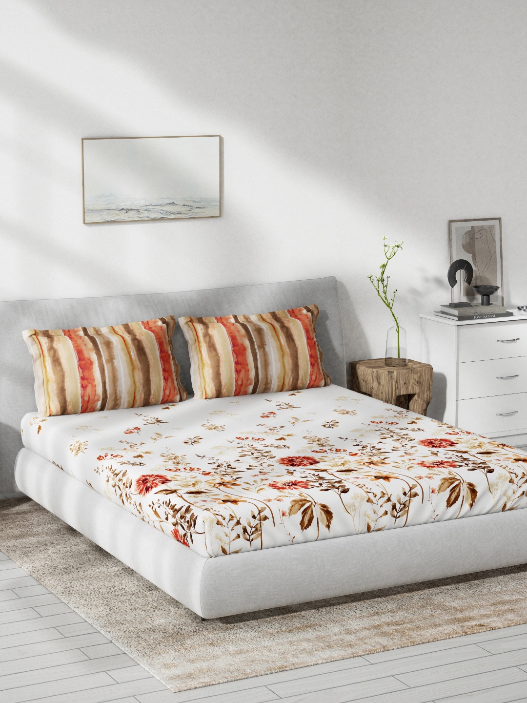 

DDecor White & Orange Floral 130 TC King Bedsheet with 2 Pillow Covers