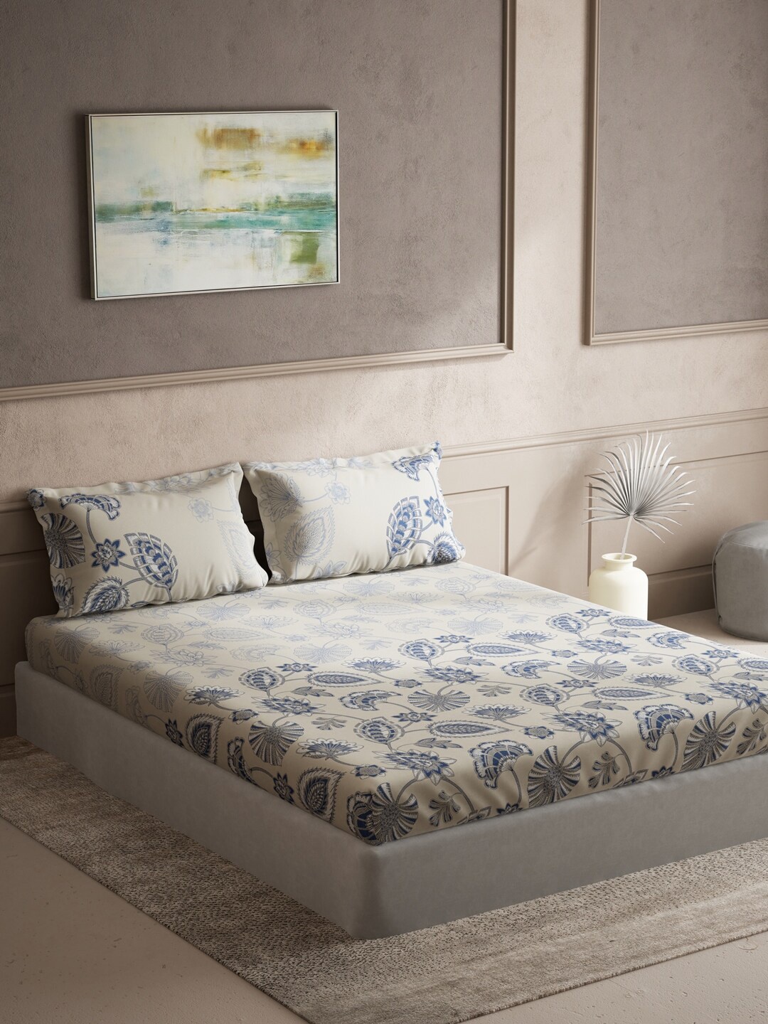 

DDecor Blue & White Floral 144 TC Queen Bedsheet with 2 Pillow Covers